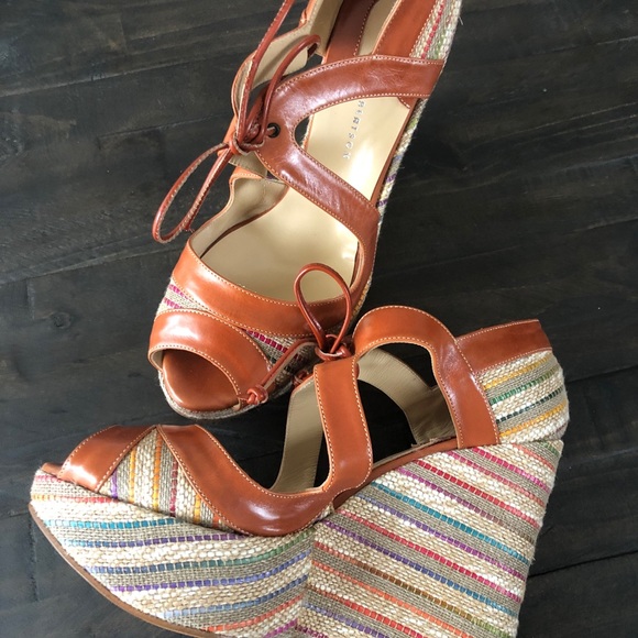 Women’s Shoes - Picture 1 of 5